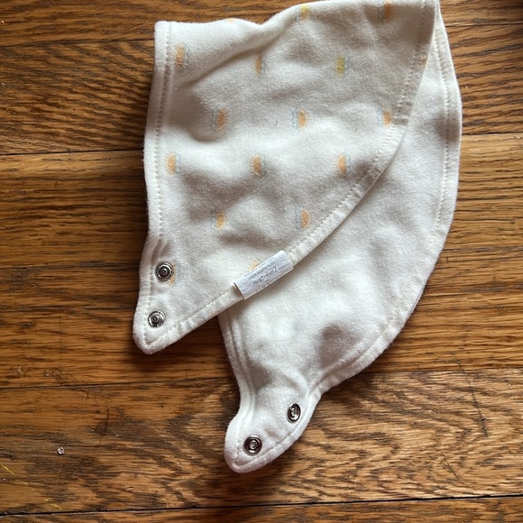 Emily and Oliver yellow baby security blanket and bib and hat - Picture 4 of 6